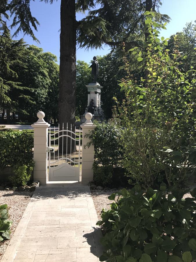 Residenza Ambrogi Aparthotel Urbino Eksteriør bilde